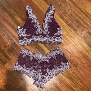 NWT Victoria’s Secret Bralette & Panty Set